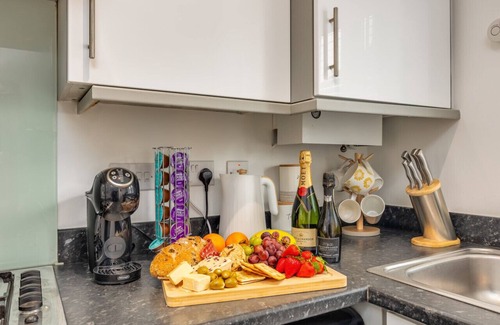 Haversham Casa | 🌟Oakbridge House with Parking, Garden & Smart TV🌟