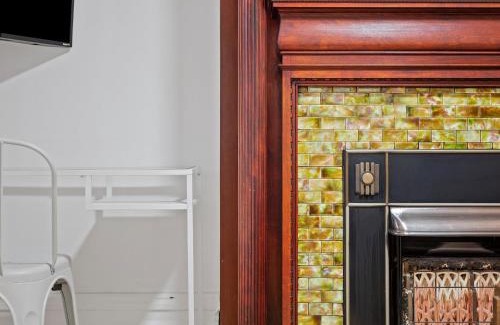 South Oakland Casa | Oakland, Pittsburgh !A Modern and Stylish Private Bedroom with Shared Bathroom