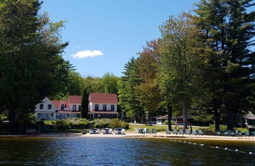 North Sebago Cabaña | Oakleaf Cottage-Private Beach-Pets Welcome - Round Table Lodge, Sebago, Maine