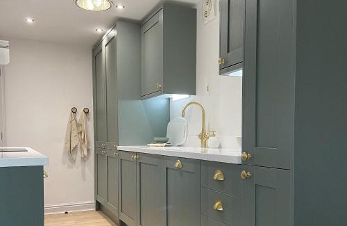 Old Brampton Casa | Oakleigh