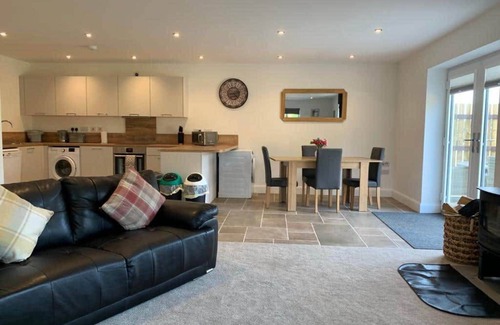 Payhembury Casa | Oakleigh View - Contemporary rural barn conversion in East Devon countryside