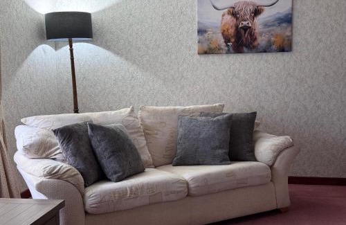 Marybank Casa | Oaklyn,Highland Village of Beauly, Quiet Neighbourhood, One Bed, Min 5 nights
