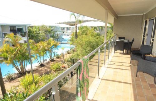 Salamander Bay Apartamento | Oaks Pacific Blue 339 Huge Resort Lagoon Pool