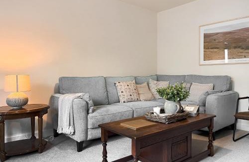 Buxton Casa | Oakstone House