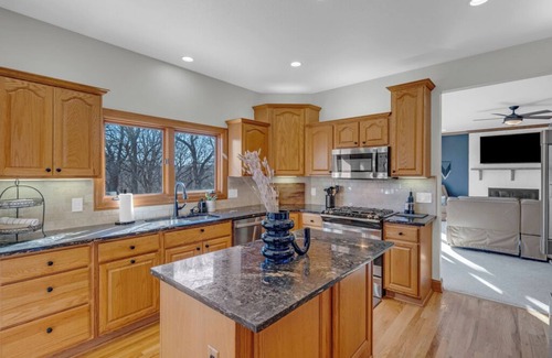 Grimes Casa | Oaktree Haven - Luxurious Nature Retreat