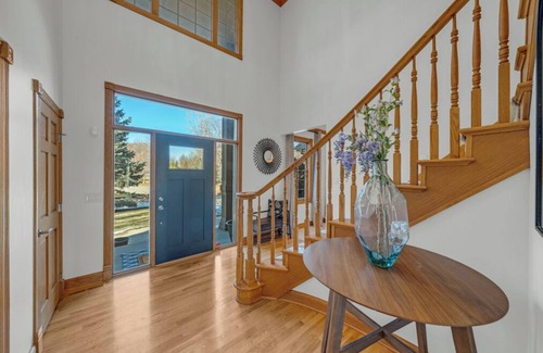 Grimes Casa | Oaktree Haven - Luxurious Nature Retreat