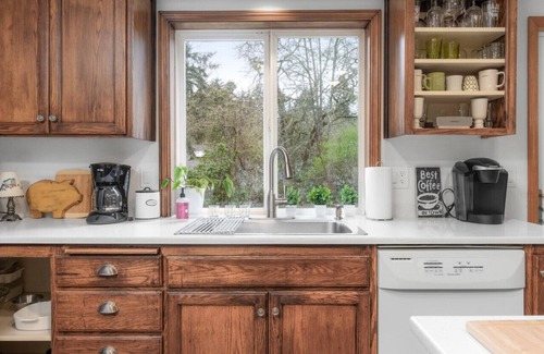 Central Oregon Casa | Oakway Oasis: within 3 miles of Autzen/U of O