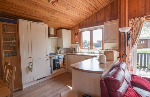Combpyne Cabaña | OAKWOOD 1 @ PINEWOOD RETREAT, family friendly in Lyme Regis