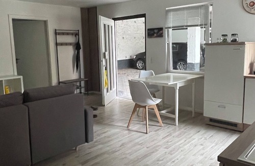 Laar Apartamento | OASE in the green backyard (M), ground floor, quiet, carport, pay TV, coffee & tea, bicycles