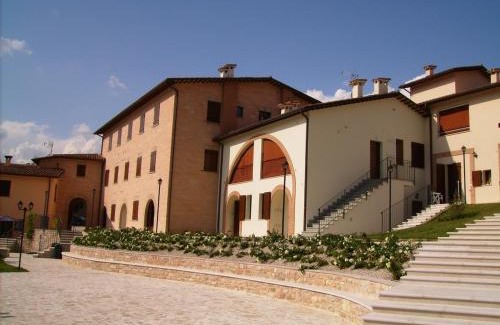Piobbico Apartamento | Oasi di Piobbico Piscina con Vista sul Monte Nerone