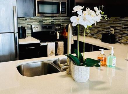 Del Rey Apartamento | Oasis 2 bedroom minutes to the marina