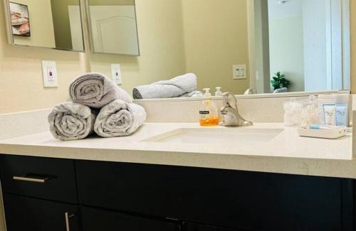 Del Rey Apartamento | Oasis 2 bedroom minutes to the marina