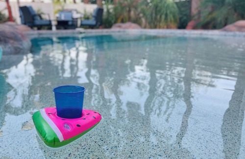 Las Vegas Casa | Oasis 3 Beds House Heated Pool, close to Strip and Fremont St!