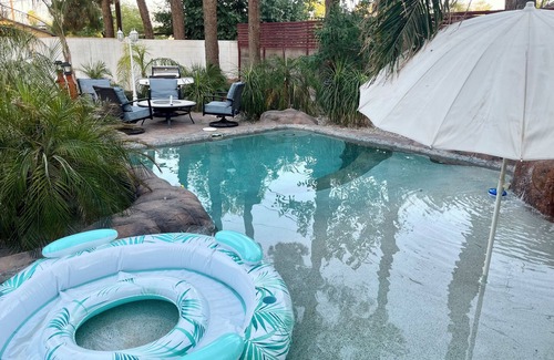 Las Vegas Casa | Oasis 3 Beds House Heated Pool, close to Strip and Fremont St!