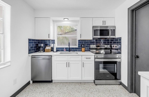 Anona Casa | Oasis 3beds- 5minutes to beach -air hockey, foosball, pacman - beautiful murals!
