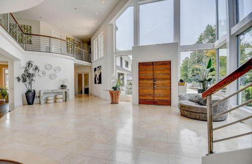 Northeast Virginia Beach Villa | Oasis at Eden Way