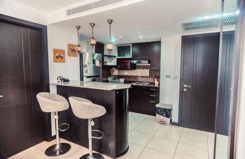 Puerto Santa Ana Apartamento | Oasis céntrico: Piscina, Lago