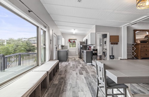 Comanche Trail Casa | Oasis Cottage! Steps to Lake Travis! Tesla Ready!