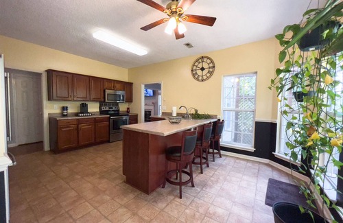 Charlotte Casa | Oasis for the entire family- w/ backyard and patio