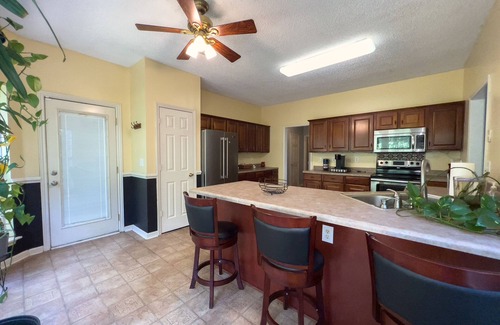 Charlotte Casa | Oasis for the entire family- w/ backyard and patio