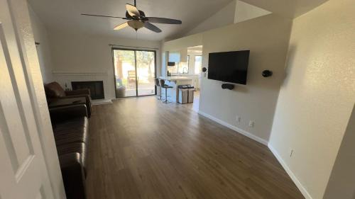 Palmdale Casa | Oasis Hm near Rancho Vista- Shared Hm