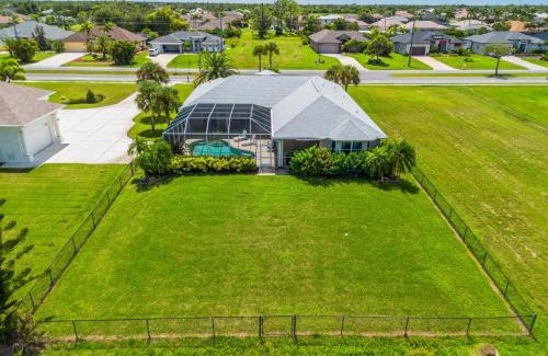 Long Meadow Casa | Oasis Home Heated Pool Fenced Yard