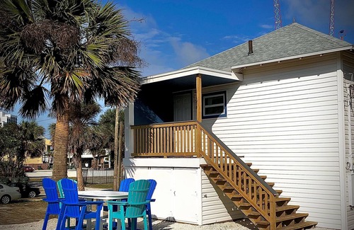 Rogers Seabreeze Apartamento | Oasis in the center of it all! - 2 short blocks to the boardwalk and beach!