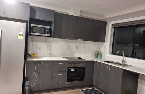 Dural Casa | Oasis in the heart of Dural-7 mnt away frm 3 Metro stations.Direct Metro to CBD.
