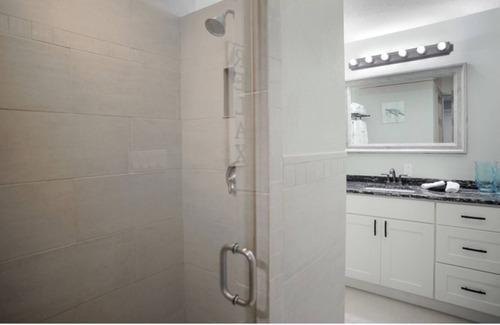 Melbourne Beach Casa | OASIS Incredible Riverfront/ Ocean Duplex upper