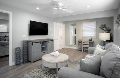 Melbourne Beach Casa | OASIS Incredible Riverfront/ Ocean Duplex upper