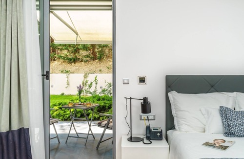 Znjan Casa | Oasis Life
