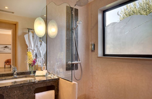 Menara Hotel | Oasis Lodges