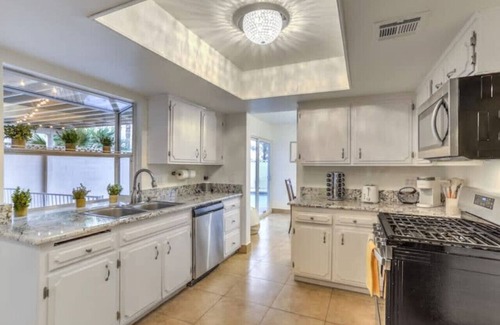 Paradise Casa | Oasis Near STRIP, Pool, Jacuzzi, Deck, Poker Room