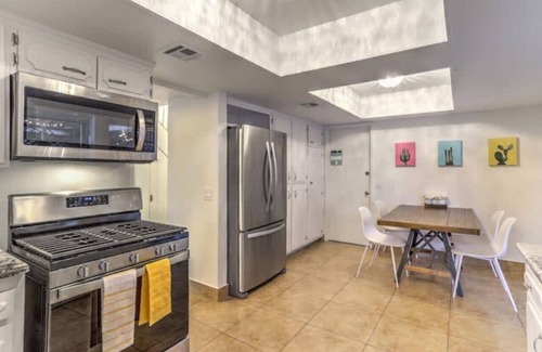 Paradise Casa | Oasis Near STRIP, Pool, Jacuzzi, Deck, Poker Room