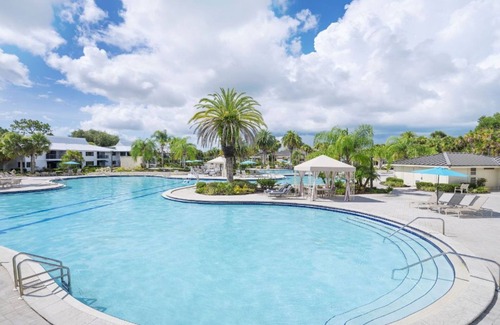 Wesley Chapel Apartamento | Oasis of Greens & Courts | Car-Free, Quiet Resort