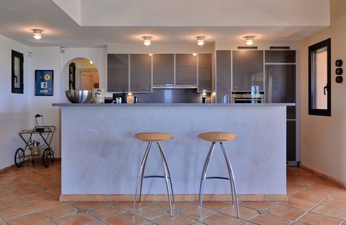 La Cadiere-d'Azur Villa | Oasis de paz con magníficas vistas y cerca del agua y las montañas.