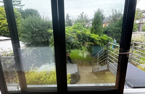 Eller Apartamento | Oasis of peace near the city center: Stylish garden apartment, 2 bedrooms, top public transport links