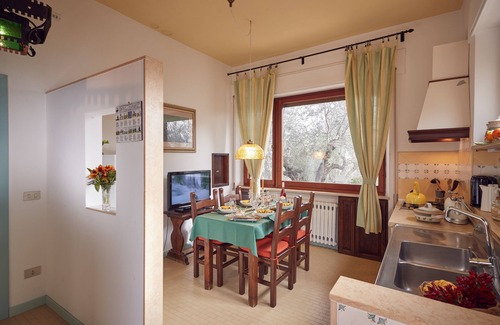 Perugia Apartamento | Oasis de paz en las afueras de Perugia, apt. en villa con jardín privado y piscina