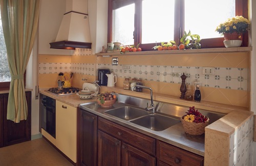 Perugia Apartamento | Oasis de paz en las afueras de Perugia, apt. en villa con jardín privado y piscina