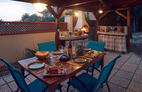 Perugia Apartamento | Oasis de paz en las afueras de Perugia, apto. en la villa, terraza con cocina al aire libre