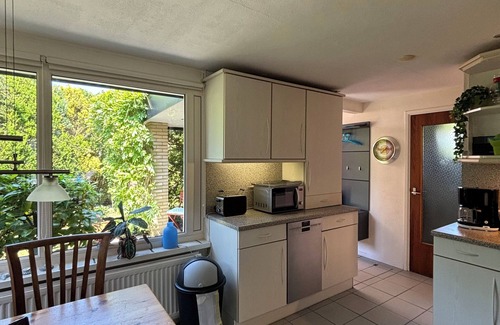 Sint Maartenszee Casa | Oasis de bienestar junto al mar, bungalow, 4 camas, solárium, a 10 minutos a pie de la playa.