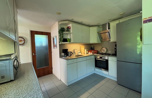 Sint Maartenszee Casa | Oasis de bienestar junto al mar, bungalow, 4 camas, solárium, a 10 minutos a pie de la playa.