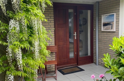 Sint Maartenszee Casa | Oasis de bienestar junto al mar, bungalow, 4 camas, solárium, a 10 minutos a pie de la playa.