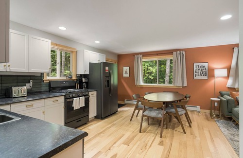 Alanson Casa | Oasis on 10 acres, mins to Boyne