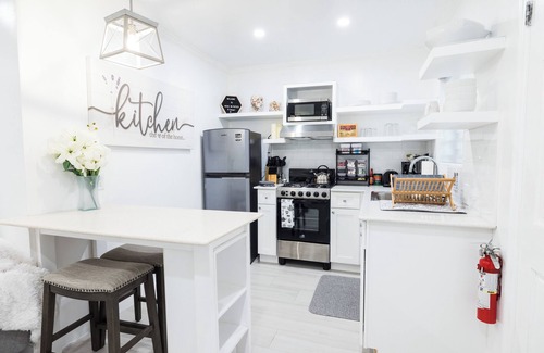 Nassau Apartamento | Oasis on Poitier in Nassau Bahamas - your private retreat.