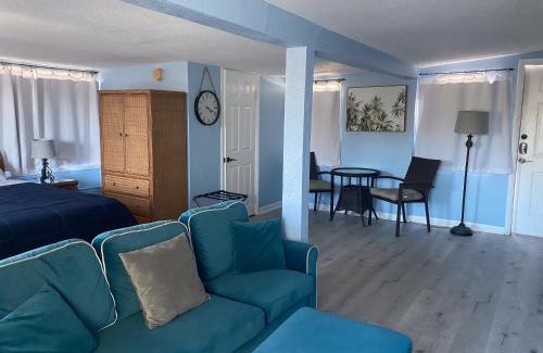 Treasure Island Hotel | Oasis Palms Resort