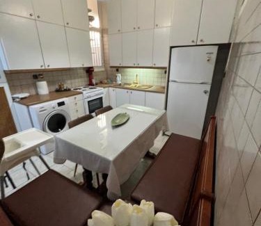 Nikaia-Agios Ioannis Rentis Apartamento | Oasis Pool Flat-near 2 metro stations-
