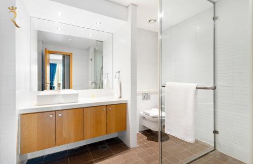 Al Raha Beach Apartamento | Oasis Stylish 2BR in Al Rahba - Modern Stay Near Al Raha Beach & Yas Island