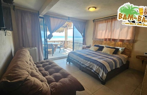 Área del bulevar Barra Vieja Hotel | Oasis Suite with Ocean View Breakfast Included. AcapulcoDiamante a
