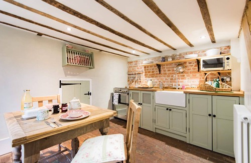 Faversham Cabaña | Oast Barn Cottage by Bloom Stays - 2 guests in 1 bedroom